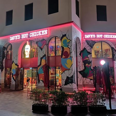 The Aero Hostel Dubai Eksteriør billede