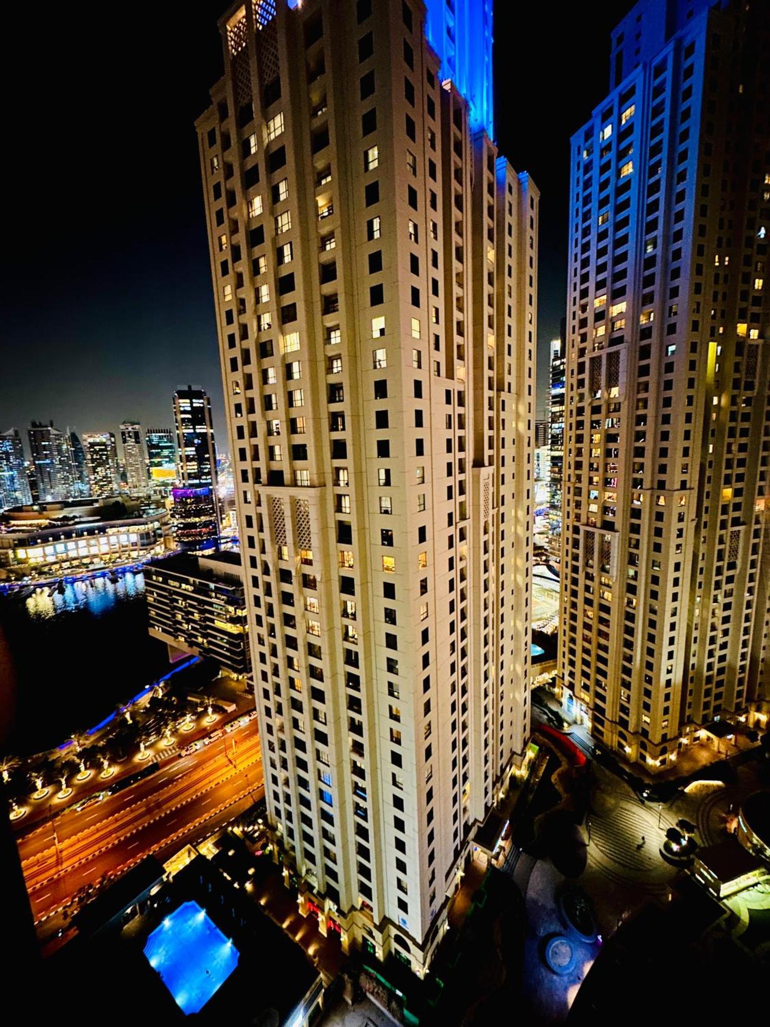 The Aero Hostel Dubai Eksteriør billede